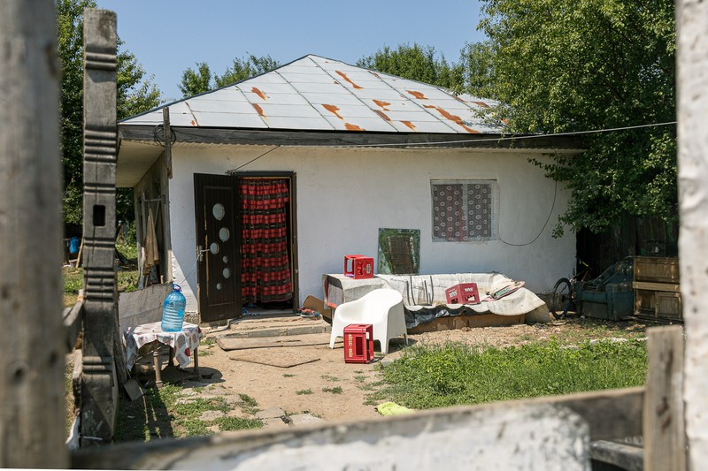 Casa unde locuiesc Cristina și copiii aparține unui prieten de familie