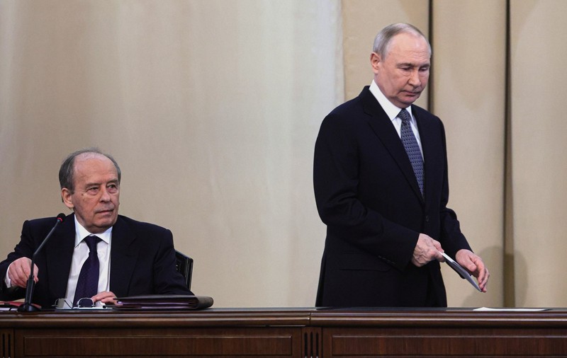 Vladimir Putin, în situația lui Boris Elțîn din 1996. Lupte în culise între consilierii de la Kremlin și directorii din FSB: „Este haos peste tot”