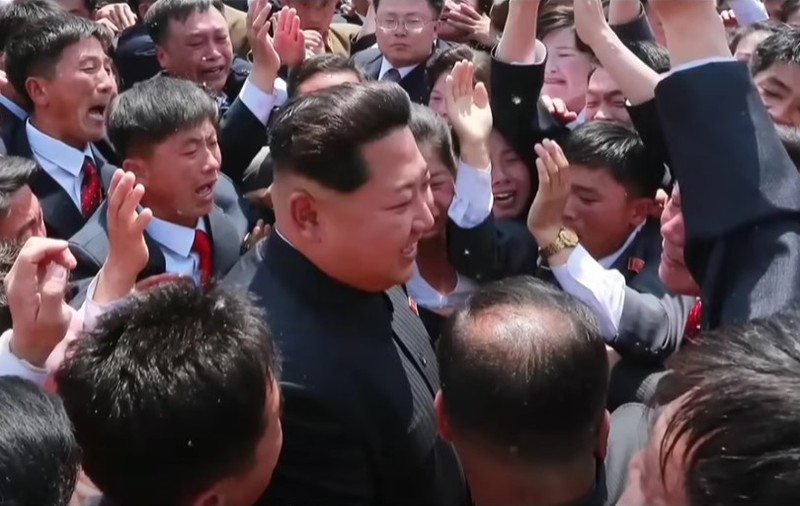 Kim Jong Un a lansat o melodie de propagandă, iar cântecul a devenit viral pe TikTok. Ce mesaje ascunse conține noul hit nord-coreean | VIDEO