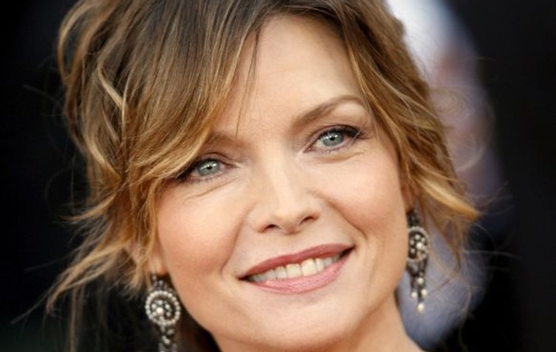 Michelle Pfeiffer, prea bătrână ca să poarte haine sexy