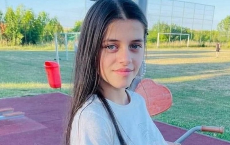 O adolescentă de 15 ani din Cluj a dispărut de acasă. Poliţia cere ajutorul populaţiei pentru găsirea ei