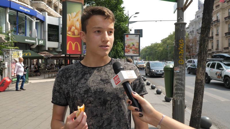 Unul dintre tinerii care vor fi mâine în Piața Victoriei