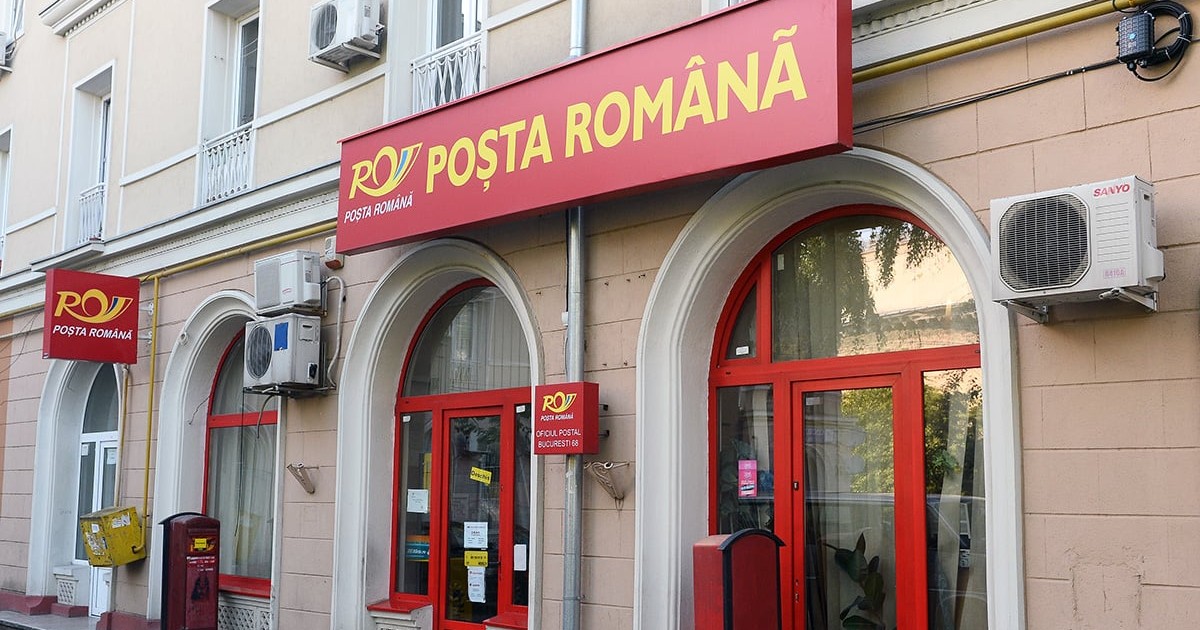 Poștașii vor avea uniforme noi după 15 ani. Foto: Agerpres