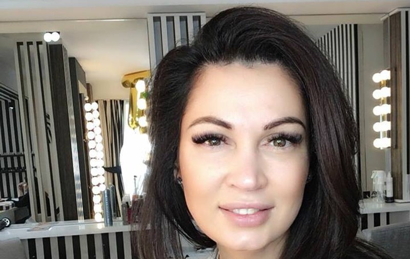 Nicoleta Luciu s-a pozat în timpul unui tratament facial. Incredibil cum arată complet nemachiată