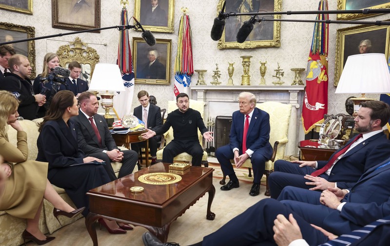 Donald Trump i-a cerut lui Zelenski să nu-l mai critice pe Putin, imediat după ce l-a dat afară de la Casa Albă