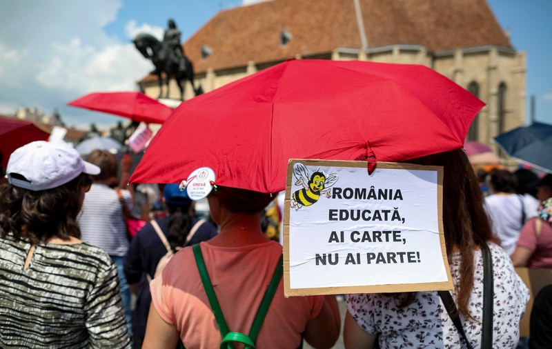 Lecția grevei și cosmica ipocrizie a unui deceniu de „România educată”: când nu faci ce spui că faci, criza devine sistemică 