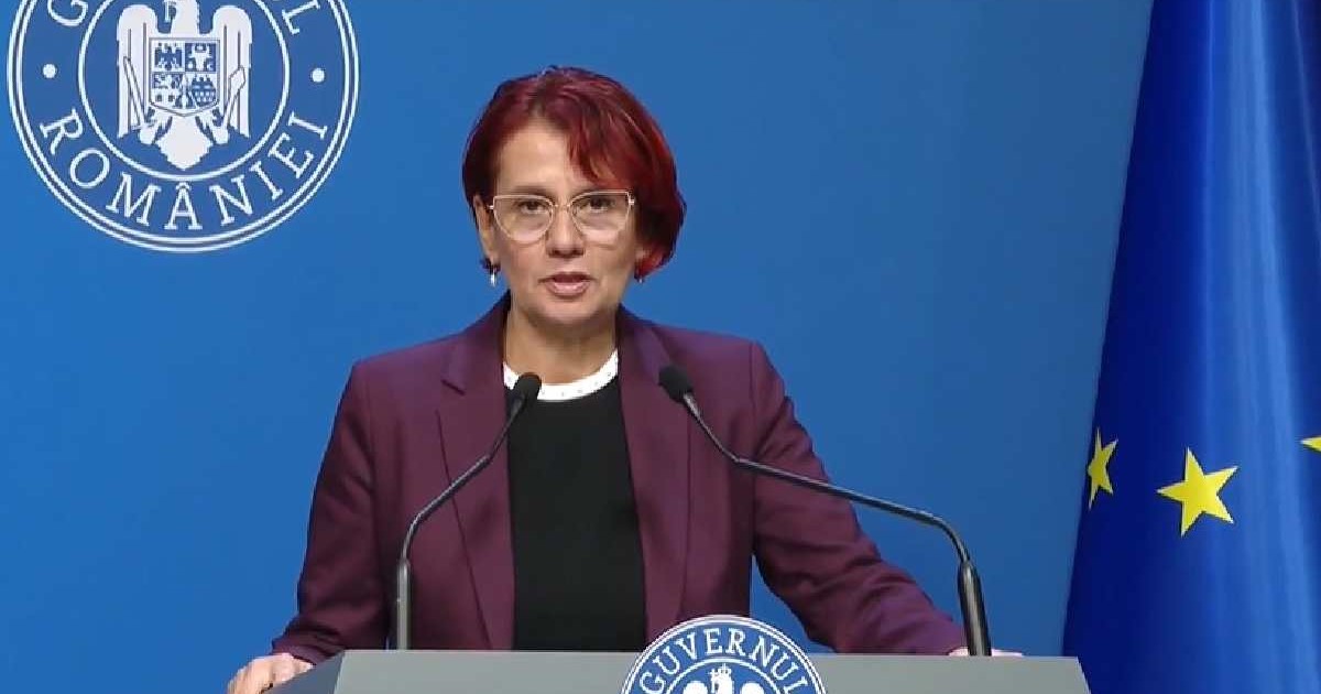 Ioana Dogioiu, purtătoarea de cuvânt a Guvernului, ține o conferință de presă pe 16 octombrie 2025