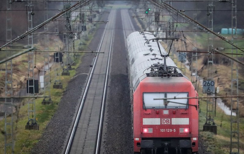 De ce oferă Germania o vară de călătorii super-ieftine, cu 9 euro pe lună în tren, autobuz sau metrou? „Un plan nebunesc, dar inspirat”