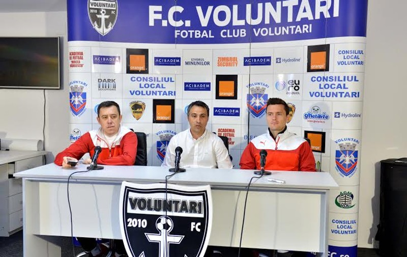 Alt antrenor doar ”cu numele” în Liga 1: ”N-a câștigat nimic nici la juniori! N-are nici licență Pro”