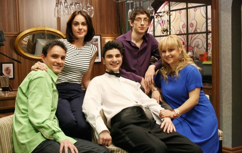“Mondenii” și-au tras bar la Prima TV