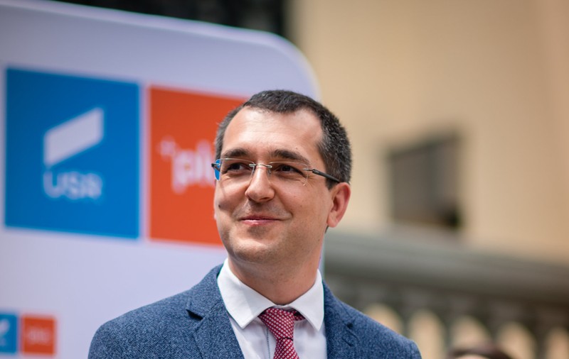 USR-PLUS critică PNL că vorbește despre depolitizarea spitalelor după ce a numit politic mai mulți manageri. Voiculescu: “Sigla din spate ar trebui să fie un dezavantaj”