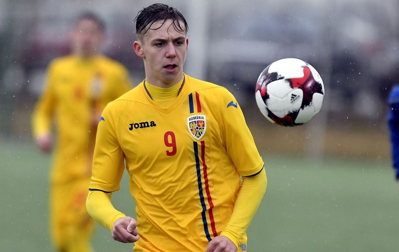 A fost focar la tineret. Louis Munteanu a fost diagnosticat cu COVID-19. Alți șase fotbaliști de la Under-21 au fost testați pozitiv