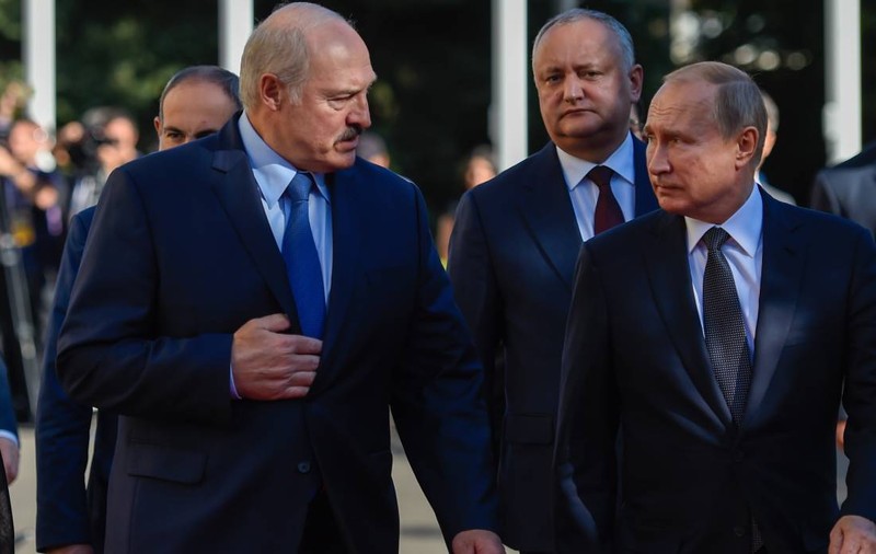 Alexandr Lukașenko și-a dat seama că Putin nu poate proteja dictatorii, după căderea regimului Assad: „Are o frică sălbatică, timpul lui se scurge”