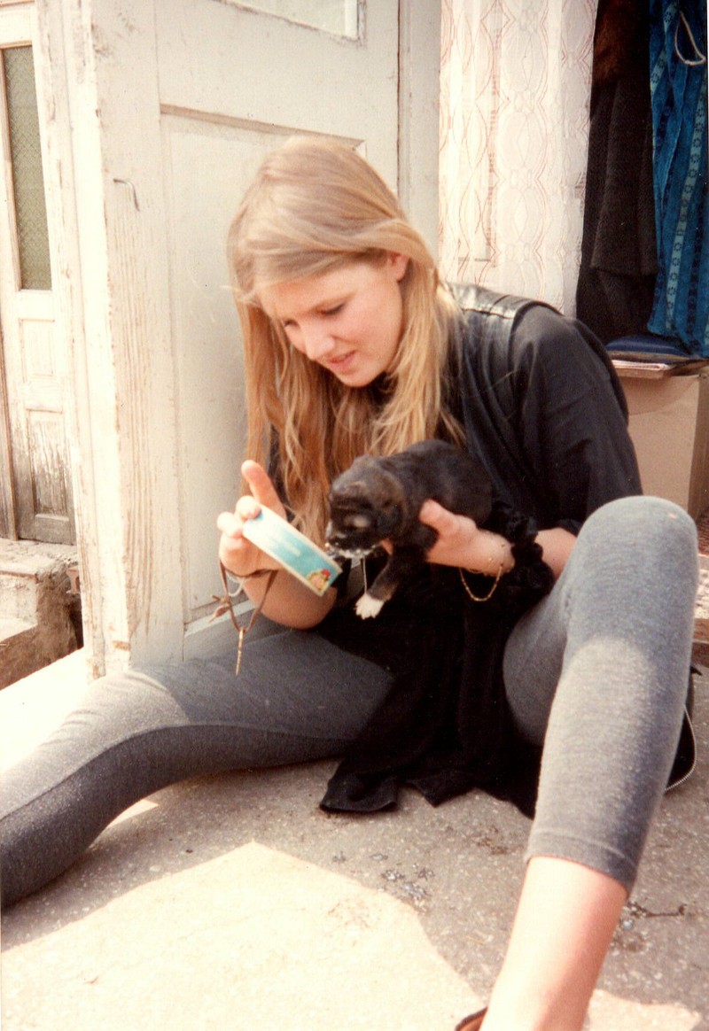 Tessa Dunlop în Siret, 1992 (Sursă: arhivă personală / https://twitter.com/Tessadunlop/ )
