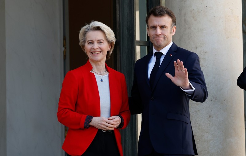 Emmanuel Macron și Ursula von der Leyen merg împreună la Beijing, pentru a cere Chinei să nu ofere armament Rusiei