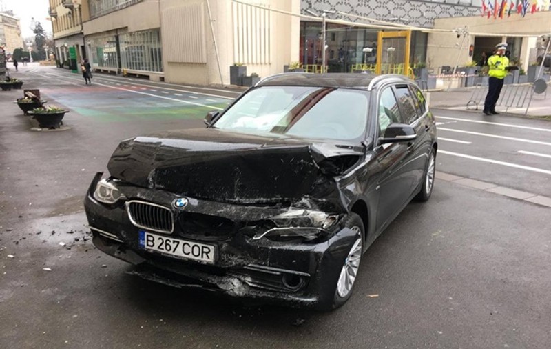 Directorul Operei Române din Timișoara a intrat cu mașina în clădirea instituției