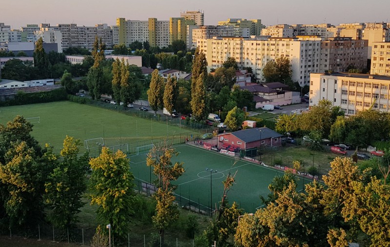 Interviu | Apel pentru salvarea bazelor sportive construite în România comunistă. „Se umplu orașele de stadioane mari, într-o țară care nu face sport. E ilogic!”
