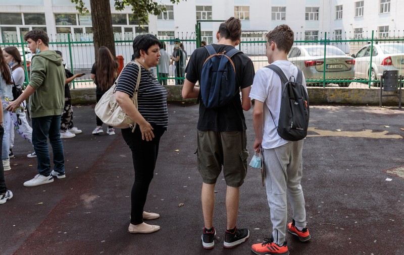 Elevii unei școli din Dolj au primit la proba de română de la Evaluarea Națională subiecte destinate celor care studiază în limba maghiară