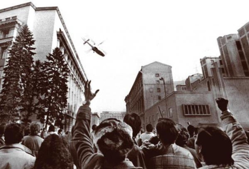 Imagine cu elicopterul care i-a preluat pe soții Ceaușescu din sediul Comitetului Central | FOTO Arhivă