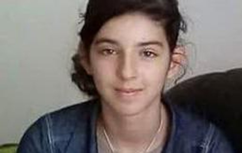 Fetiţa de 13 ani din Oradea, care şi-a înjunghiat bunica, dată în urmărire naţională