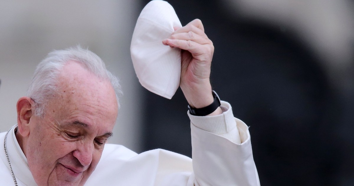 Papa Francisc a murit luni, 21 aprilie, în a doua zi de Paște. El avea 88 de ani şi supravieţuise recent unei crize grave de pneumonie dublă