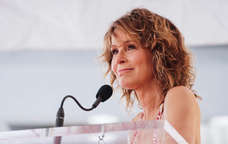 Jennifer Grey, actriță celebră pentru rolul din Dirty Dancing, divorțează după 19 ani de căsătorie: ”Plâng în timp ce postez”