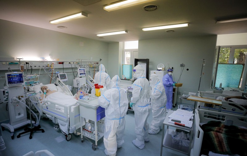 Încă o zi fără paturi de ATI libere în România pentru pacienții cu COVID-19