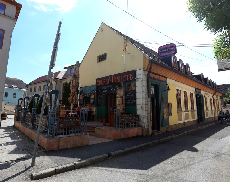 EXCLUSIV! Veszprem nu l-a uitat pe Marian Cozma! Colegii i-au făcut altar în vestiar, iar galeria îi strigă numele la fiecare meci!