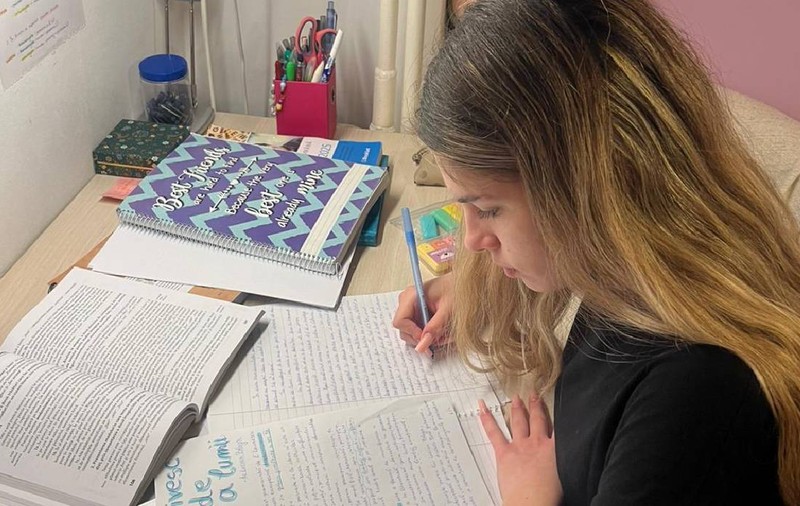 De ce a ales o elevă olimpică să plece după Bacalaureat să studieze în străinătate: „Sistemul din afară îmi oferă șanse reale la o carieră de succes”