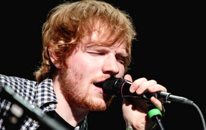 Escrocherie pe WhatsApp, cu bilete gratuite la concertul lui Ed Sheeran în România