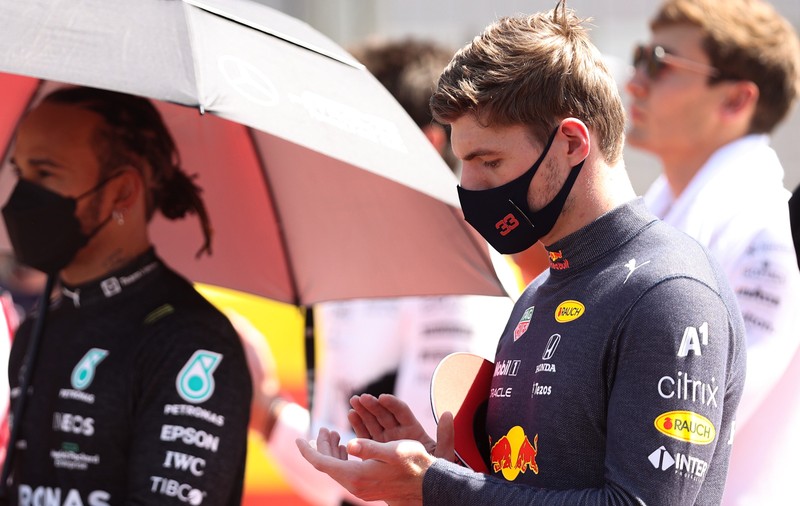 Scandal în Formula 1, după accidentul lui Hamilton cu Verstappen. „Lipsit de respect” și „nesportiv”