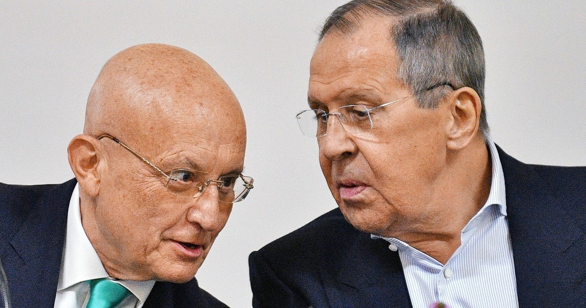 Serghei Karaganov (stânga), alături de Serghei Lavrov Foto: Profimedia