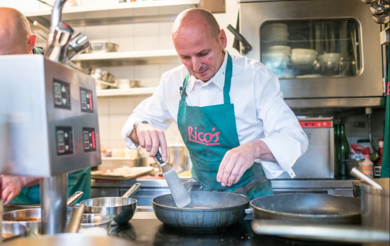 Un bucătar elvețian și-a pierdut steaua Michelin, după 40 de ani: „Mi-au zis că vor să facă loc noii generații”