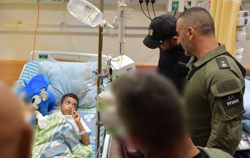 Atallah, un băiețel israelian de 5 ani, a fost rănit, tatăl său a fost ucis în fața ochilor lui: „Vreau să mă fac polițist, să prind teroriști”