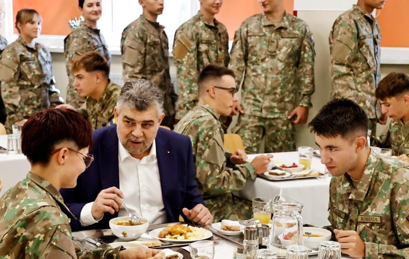 Ciolacu, ironie la adresa lui Ciucă: „Nu am mâncat fasole verde teci, dar a fost foarte bun”