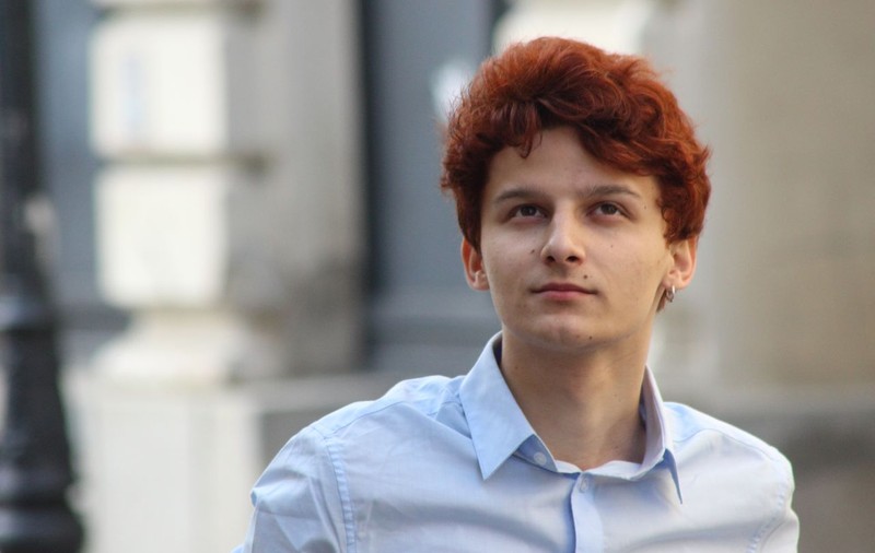 PREMIERĂ LIBERTATEA.RO | Bogdan Bratiş, fostul finalist X Factor 2013, se lansează solo. Ascultă piesa lui de debut!