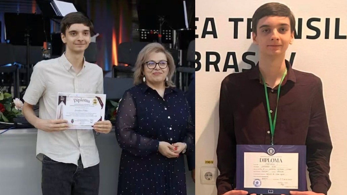 Un elev cu camasa alba, tine o diplomă în mana, langa o doamna blonda, imbracata in rochie neagra cu buline albe// un elev imbracat in camasa neagra, cu o diploma in mana