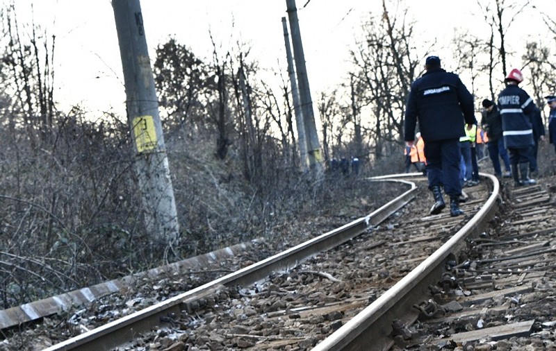 Bărbat călcat de tren între staţiile Pârvu şi Bradu de Sus. Impiegatul de mişcare a crezut că au fost lovite mai multe capre