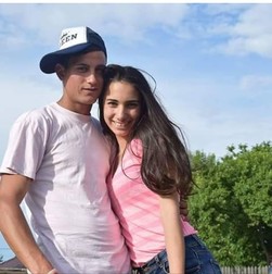Băiatul suspină după fată și și-a pus poza loc pe Facebook, deși nu mai sunt împreumă