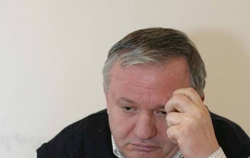 Porumboiu contraatacă: ”Borcea, un paharnic, un slugoi, un valet, un analfabet”