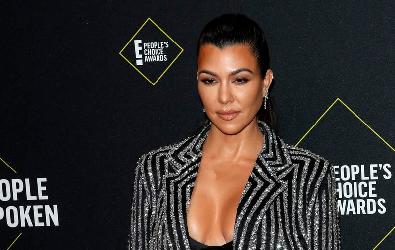 Kourtney Kardashian a promovat o teorie a conspirației care susține că purtarea măștilor sanitare poate duce la cancer. “E inacceptabil, nu există nicio dovadă”