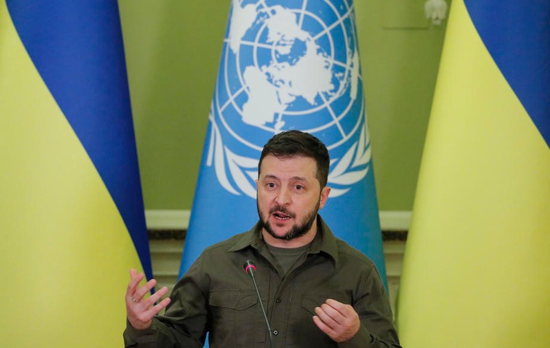 Volodimir Zelenski: „Este vital să rămânem în Donbas. Trebuie să rezistăm”