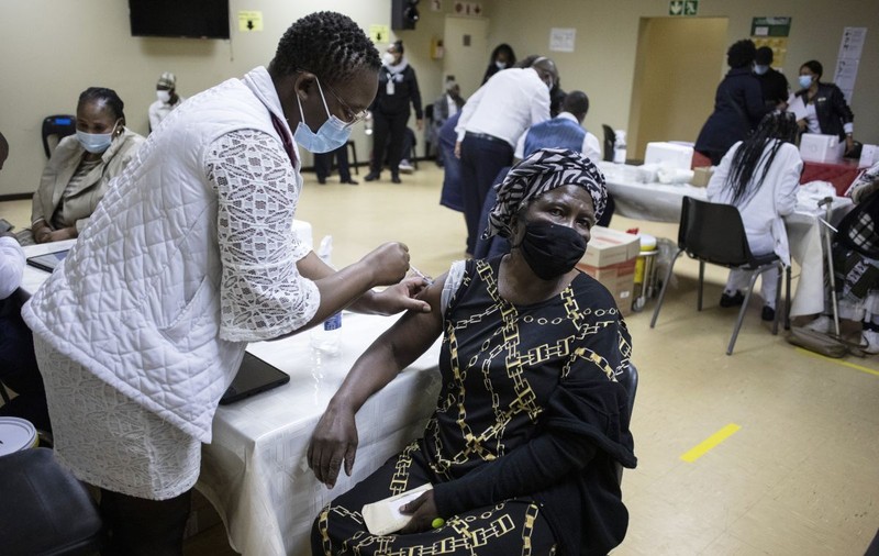 Banca Mondială: Obiectivul ca 70% din populația lumii să fie vaccinată anti-COVID până la jumătatea lui 2022 s-ar putea să nu fie atins