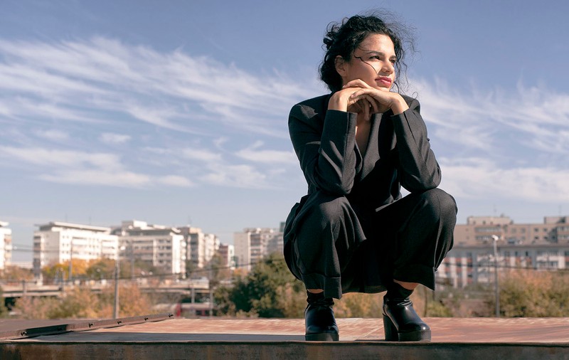„Gipsy Queen”, o poveste universală despre românii plecați și lupta pentru un trai mai bun. Actrița Alina Șerban: „Educația încă este singura opțiune validă pentru a putea ieși din sărăcie”