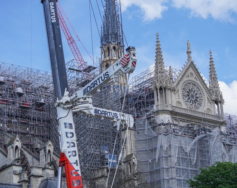 Redeschiderea Catedralei Notre-Dame din Paris. Emmanuel Macron: „Clopotele bat din nou”