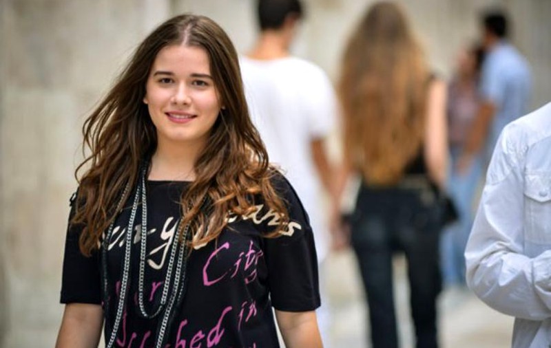 Kira Hagi, în rolul prințesei Martha Bibescu. Tânăra actriță a fost susținută de familie la revenirea pe scenă