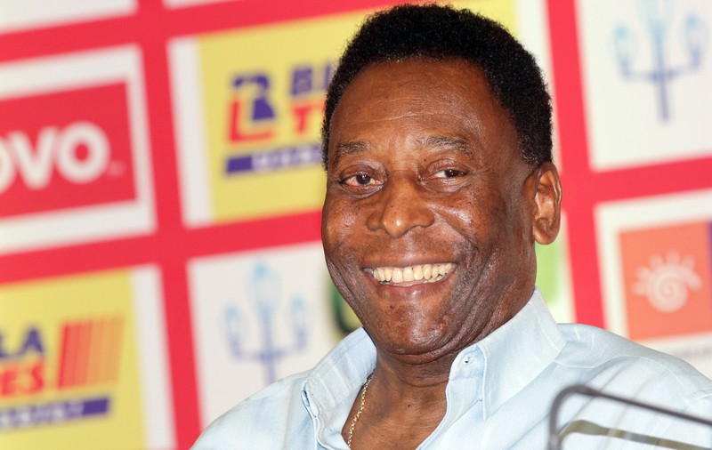 Pele îşi vinde amintirile la licitaţie. Brazilianul vrea să-şi facă fericiţi fanii