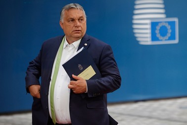 Viktor Orban și guvernul său se află deja într-un conflict cu UE, fiind acuzat de corupție și derapaje democratice | FOTO: EPA