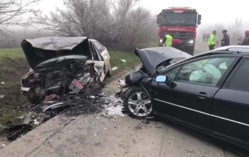 Accident rutier în Dolj după o depășire neregulamentară. Două persoane au murit și 7 au fost rănite, între care doi copii