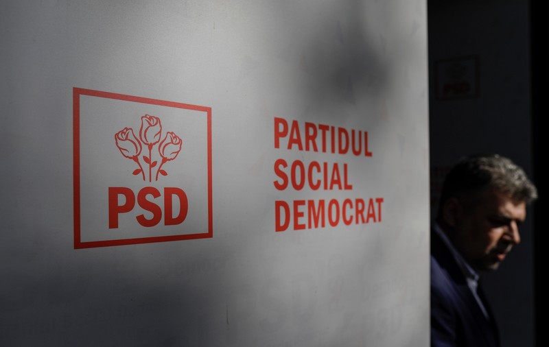 PSD se îndepărtează de familia Buzatu: șeful CJ Vaslui - exclus din partid, fosta lui soție -  suspendată. Fiul și-a dat demisia
